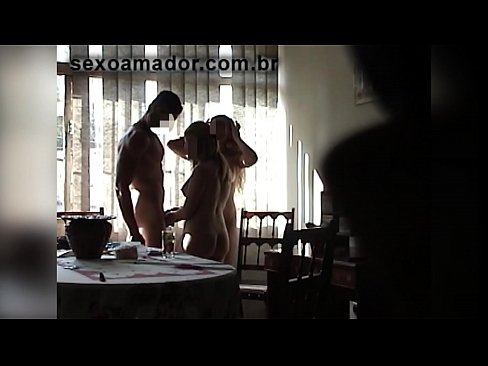 ❤️ 性朋友邀請一個巨人和他的三人行 ☑ 色情 在我們 ❌️❤